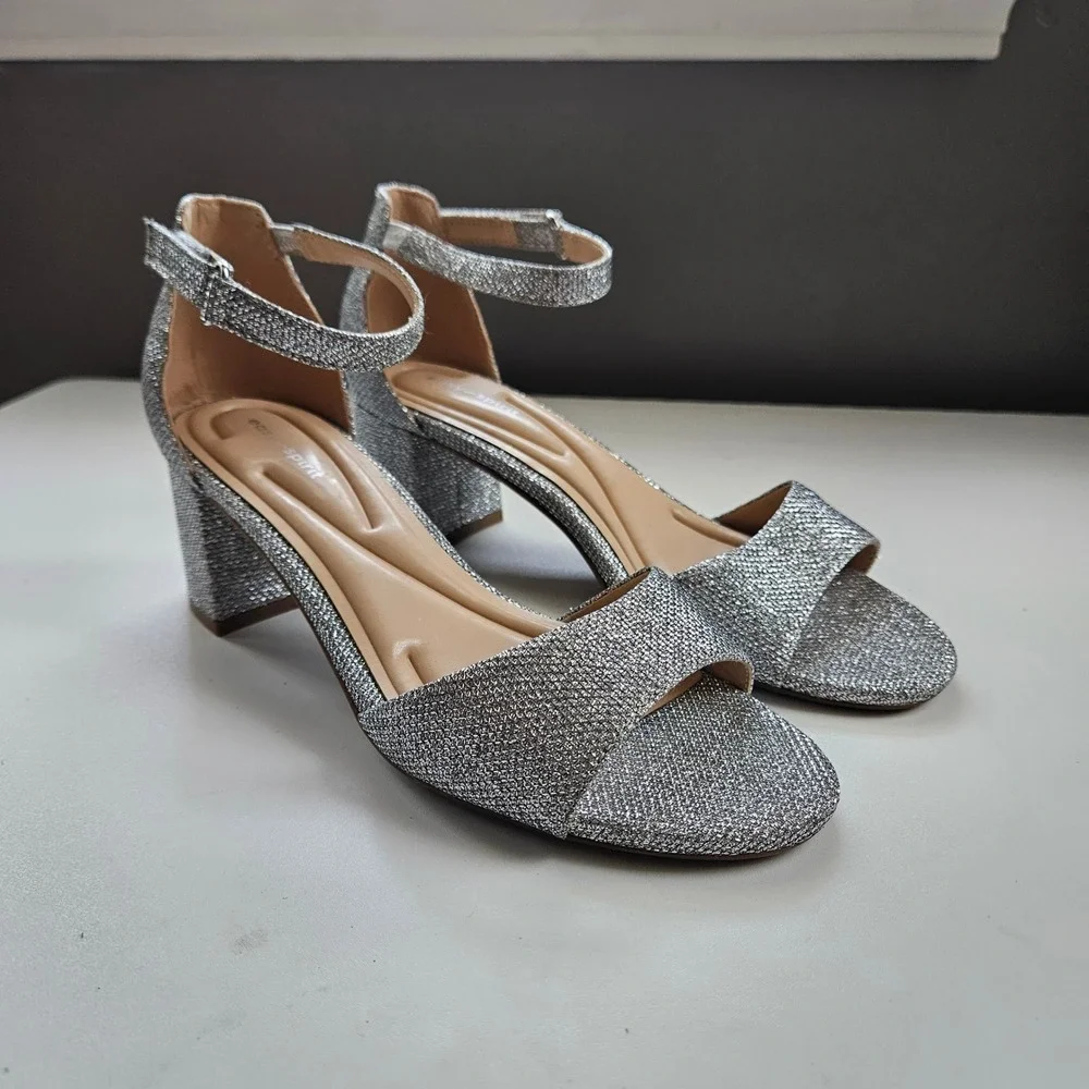 Easy Spirit Silver Glitter Block Heel Size 7.5 Ankle Strap Sparkle Hoco Formal